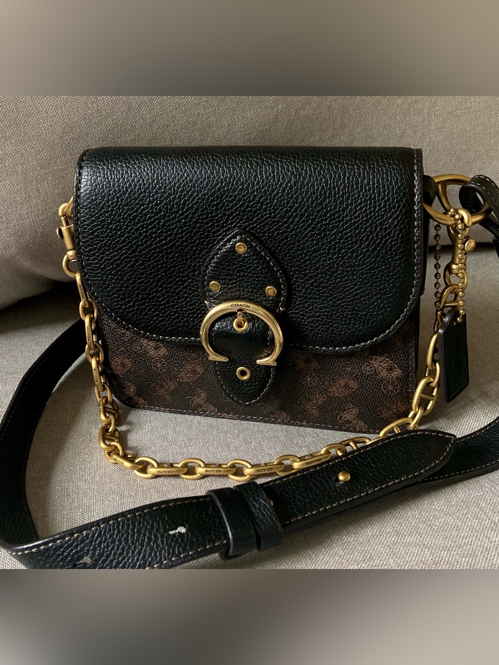 Coach Beat 18 Shoulder Bag Black Horse & Carriage Print Leather Crossbody